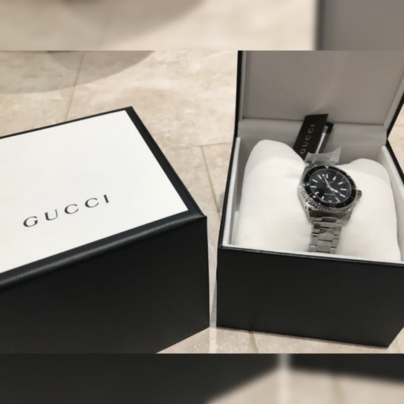 NWT Authentic Womens Gucci Silver Dive Watch - Picture 7 of 7